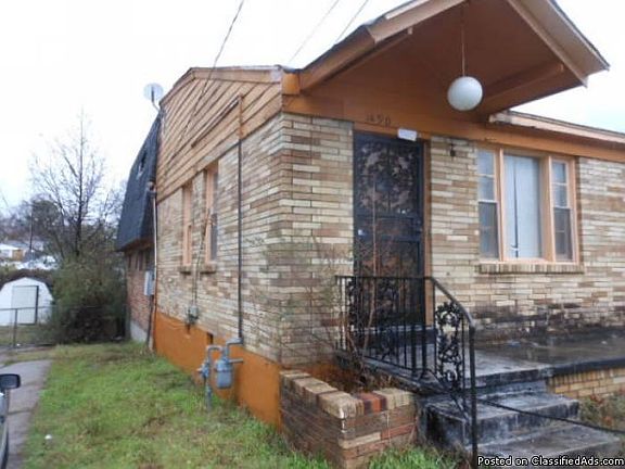 2nd image of 1490 Lockhaven Ave