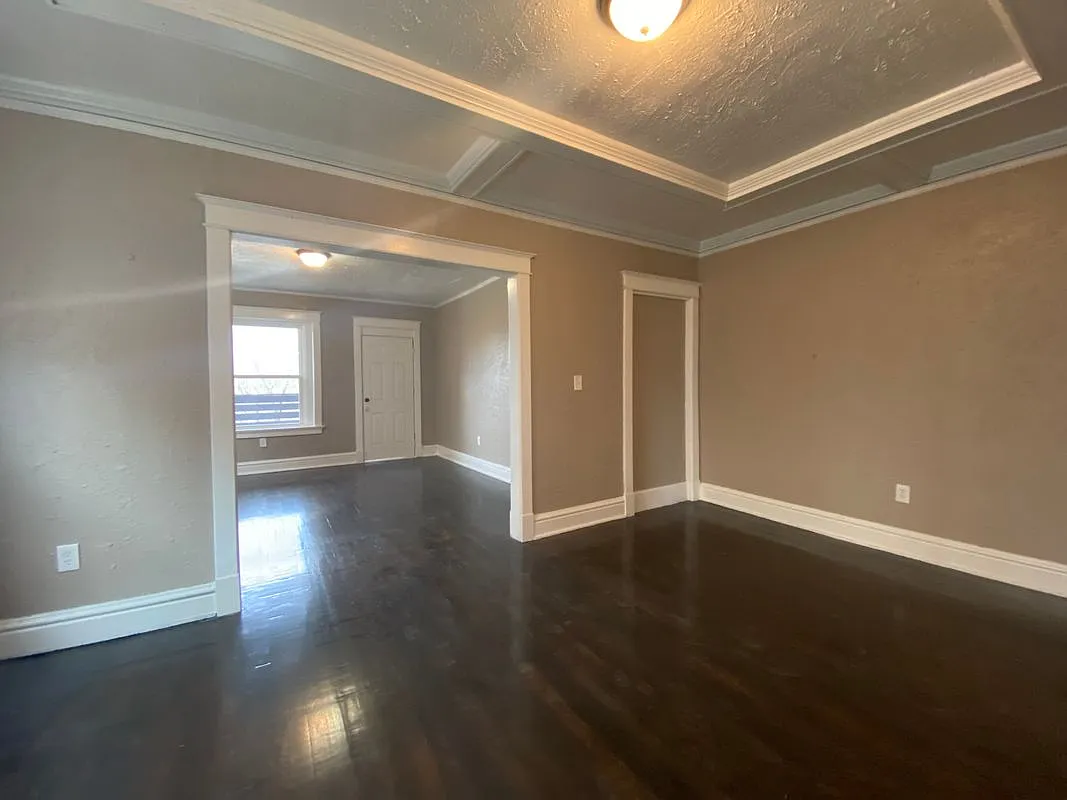 2 bed, 1.0 bath, 1178 sqft, $1,100 — Photo 3