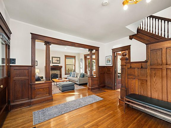 5th image of 2416 Aldrich Ave S