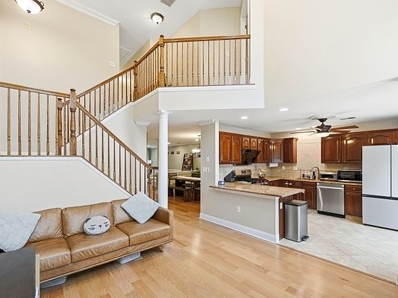 3rd image of 18 Clark Ct