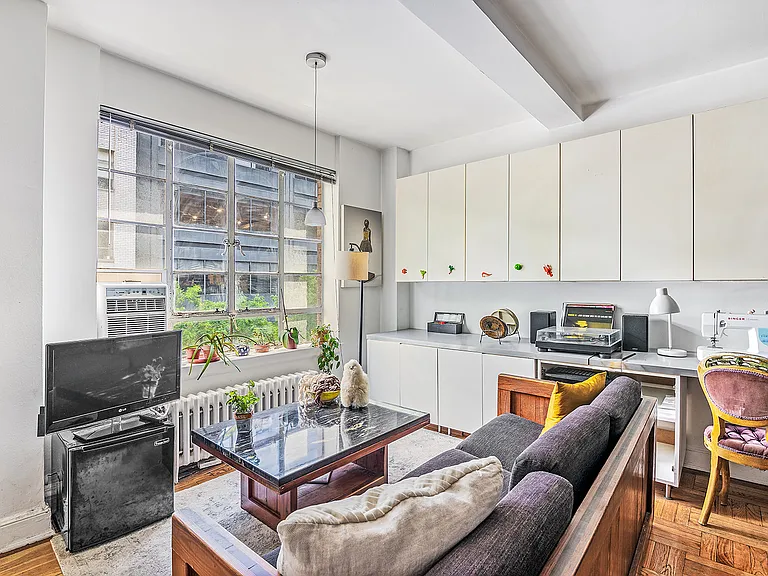 140 E 40th St #5C — Photo 1