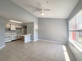 2216 Grand Cayman Ct, Kissimmee, FL