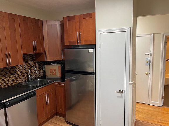 4th image of 1 Salem St APT 4