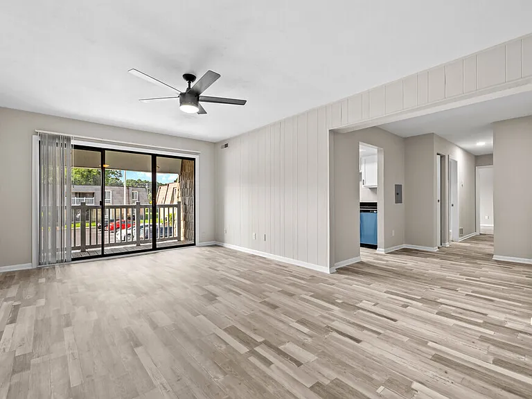 Bayville Apartments — Photo 37