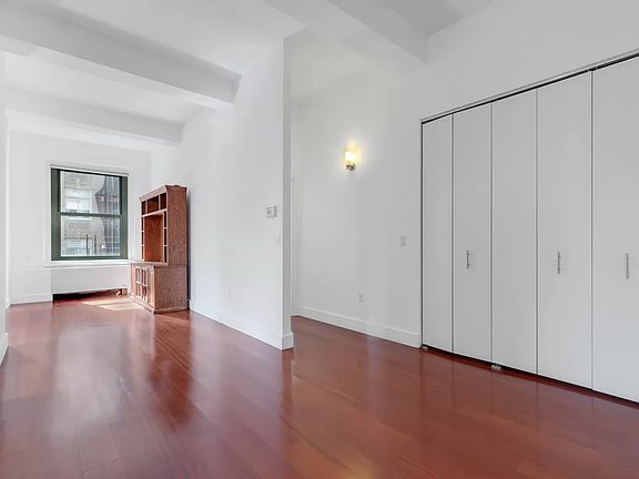 4th image of 80 John St APT 17C
