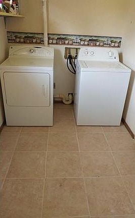 3rd image of 1409 E Cobb Ave