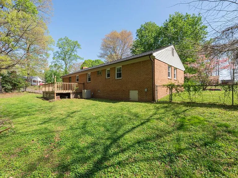 2900 Clintwood Rd — Photo 30