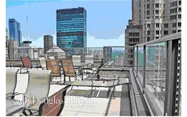 Rented by Douglas Elliman | media 36