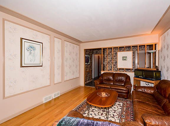 5th image of 9650 Tripp Ave