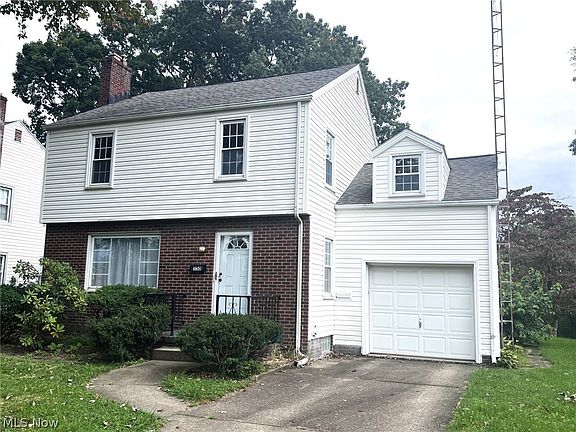 2nd image of 350 Harter Ave NW