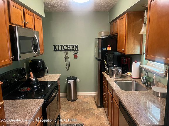 5th image of 1745 Maisonette Dr