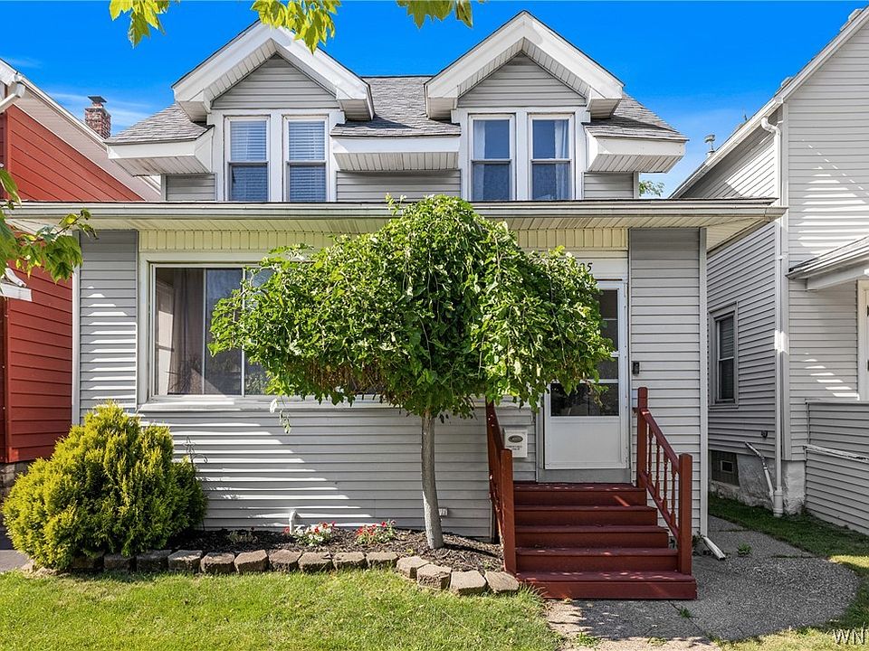1st image of 135 Tremaine Ave