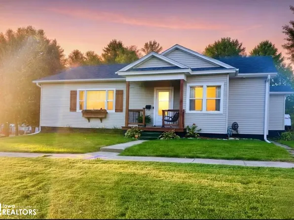 309 W Walnut St, Sigourney, IA 52591