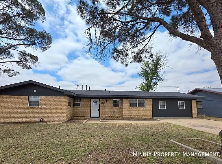 4603 Mercedes Dr — Photo 1