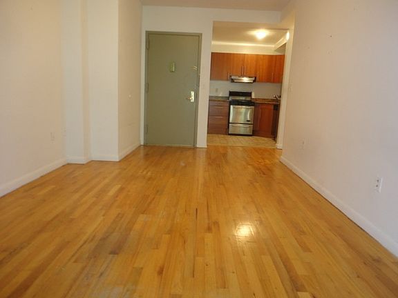 LIVING RM