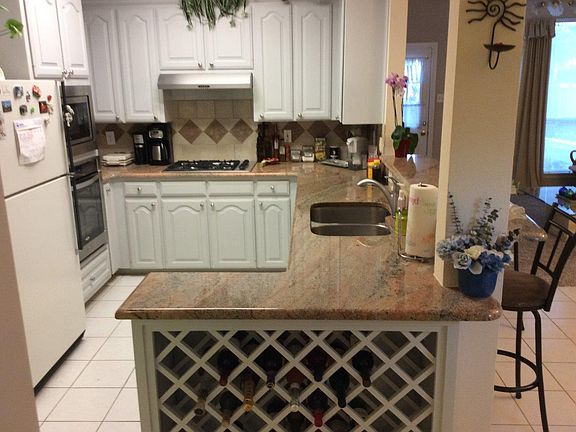 4th image of 4621 Knoll Hollow Trl
