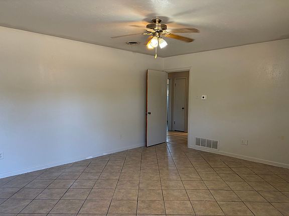 3rd image of 3614 36th St
