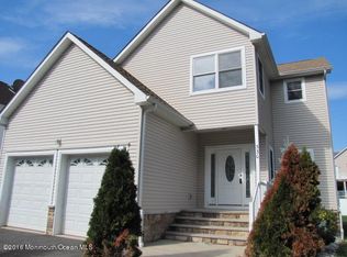 330 Sunrise Ave, Keyport, NJ 07735