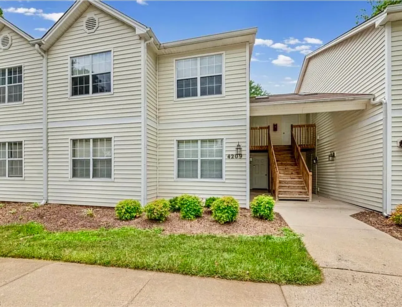 2 bed, 946 sqft, $1,500 — Photo 3