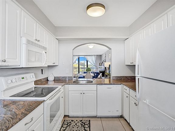 4th image of 1266 S Military Trl APT 555