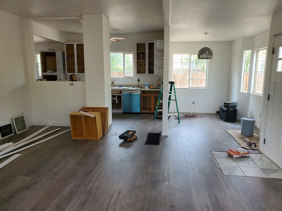 2nd image of 921 N 4th St