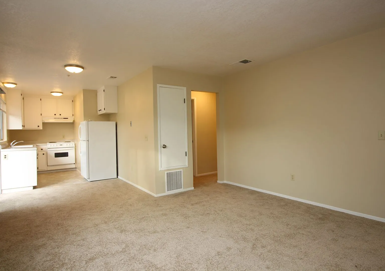 2437 Bethards Drive — Photo 2