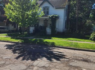 228 Park St, Chelsea, MI 48118