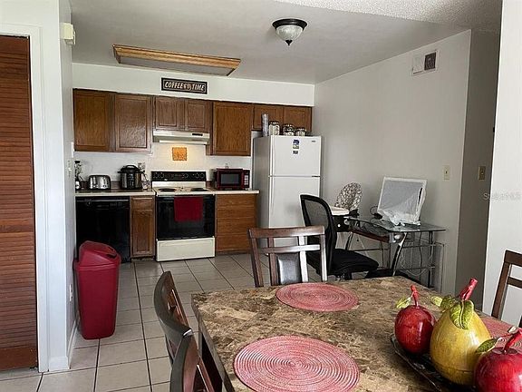 3rd image of 7637 University Garden Dr