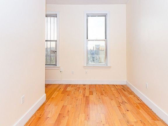 4th image of 191 Troutman St #T6