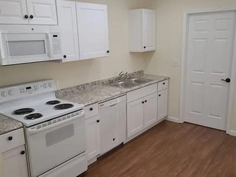 1538 Longfield Ave — Photo 15