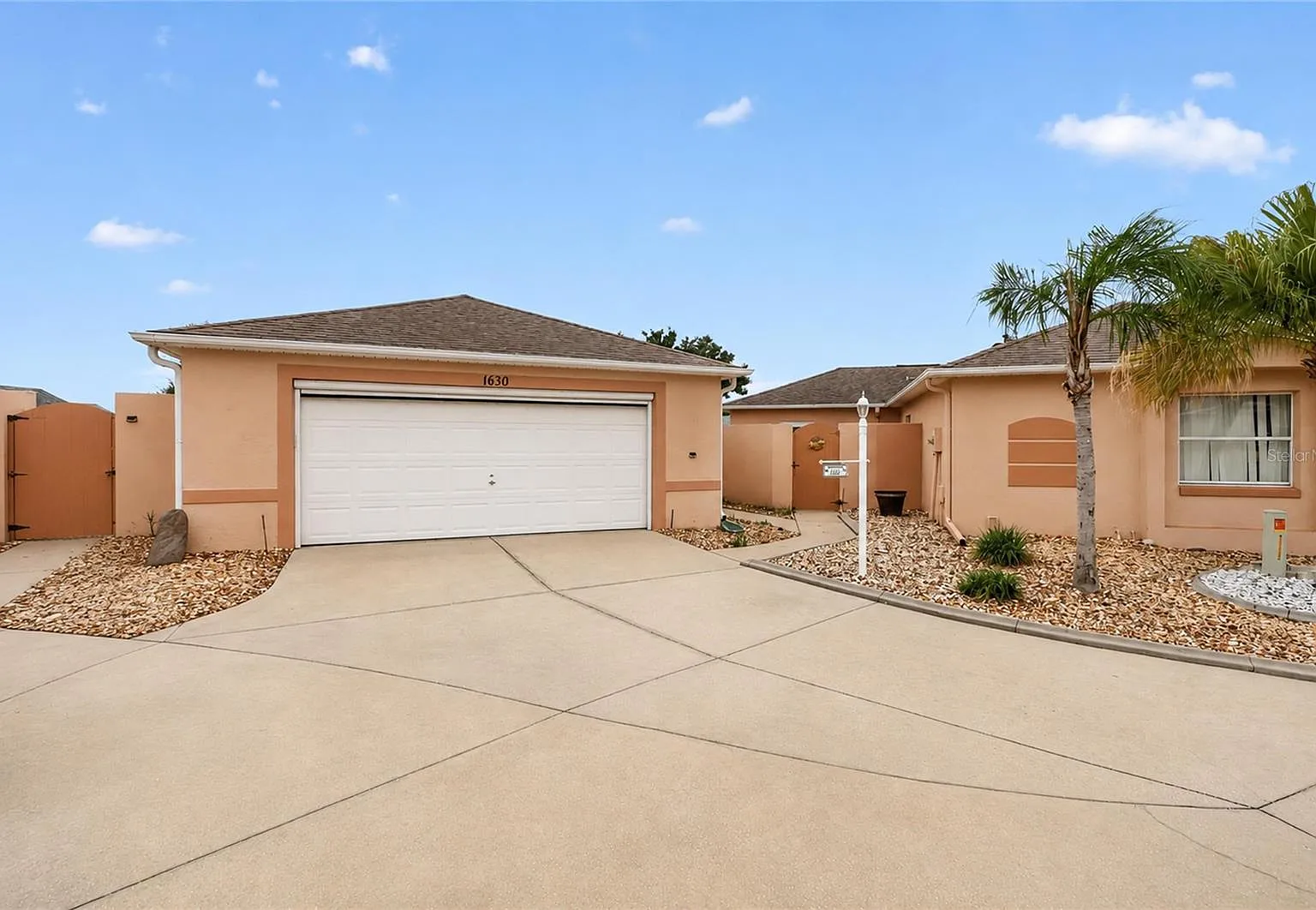 2 bed, 2.0 bath, 1098 sqft, $1,600 — Photo 3