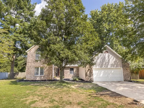 16 Sequoia Dr, Troy, IL 62294