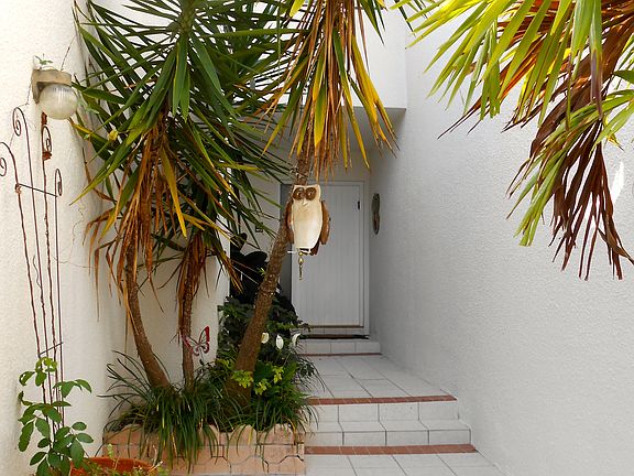 4th image of 326 Poinciana Dr #908