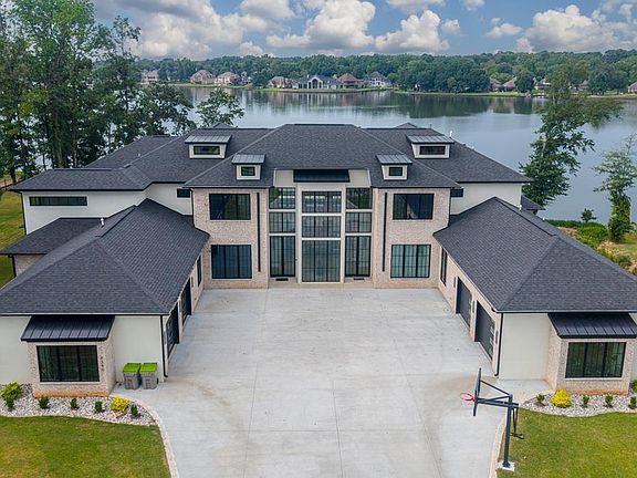 2nd image of 7346 Lake Point Cir