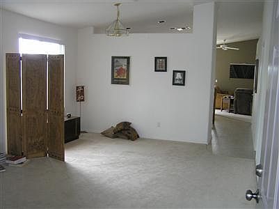 3rd image of 4919 W Rosebay St