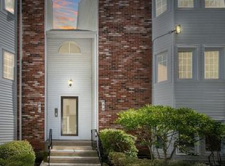 121 Tall Oaks Dr UNIT Q, Weymouth, MA 02190