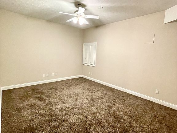 3rd image of 604 Northwynd Cir #1
