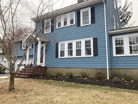 4th image of 43 Standish Ave
