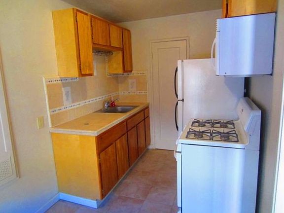 5th image of 2318 O St APT 7