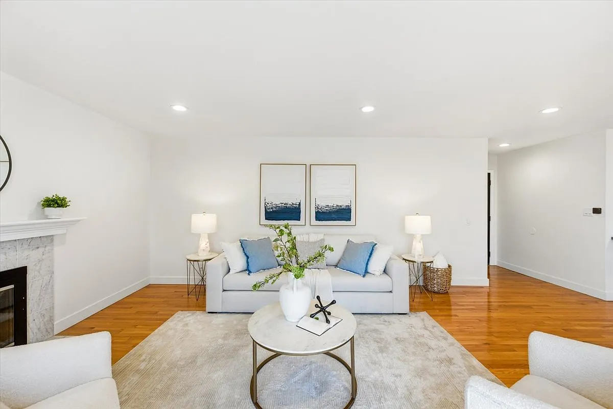 3 bed, 1210 sqft, $4,800 — Photo 3