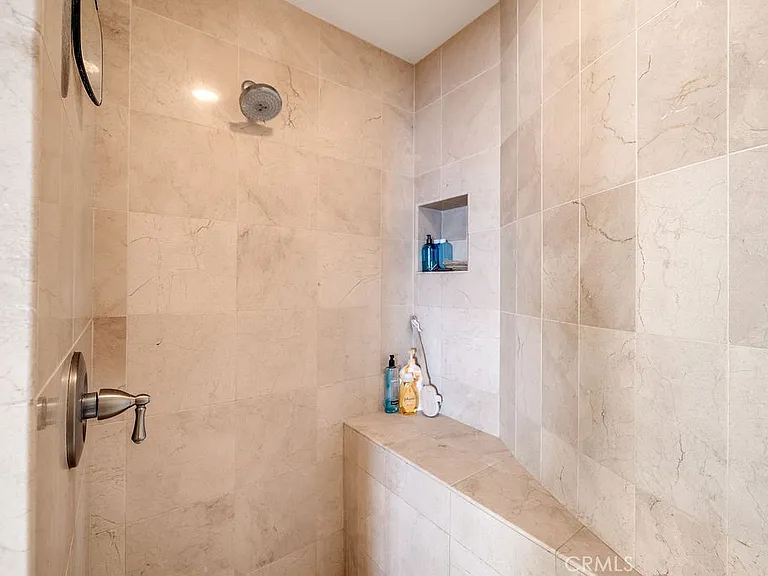 817 Monterey Blvd — Photo 20