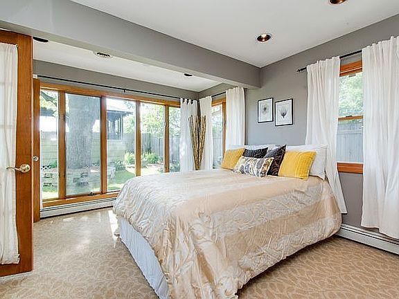 An entire wall of windows