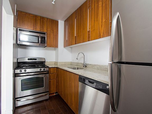 3rd image of 200 E 82nd St APT 27A