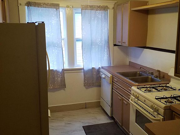 2nd image of 47 Dakota St APT 2