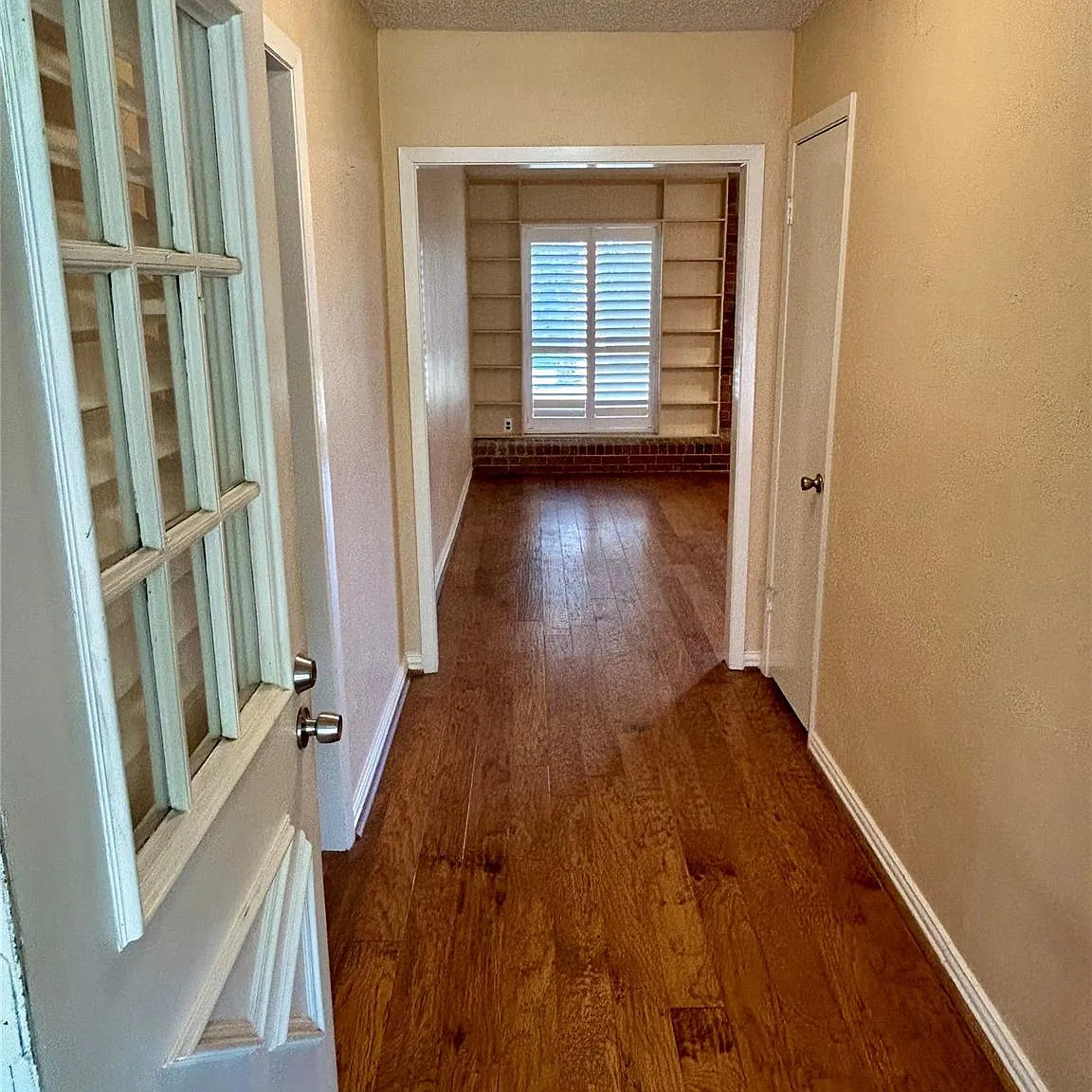 4 bed, 2.0 bath, 1666 sqft, $1,900 — Photo 2