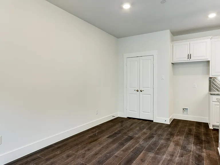 613 Emily Ln — Photo 17
