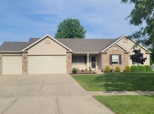 1501 Prairie Wind Dr, Sandwich, IL 60548