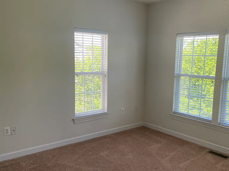 328 Munahan Cir #B — Photo 9