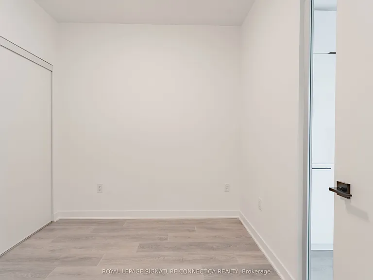 1185 Dupont St #517 — Photo 11