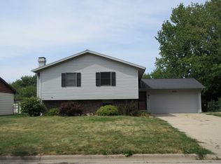 1406 Hanson Dr, Normal, IL 61761